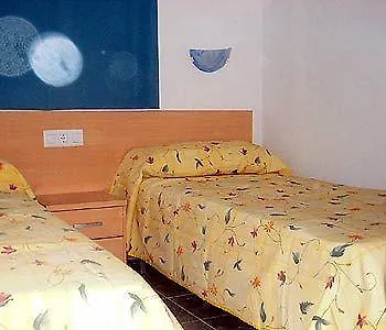 מלון Costa 3*