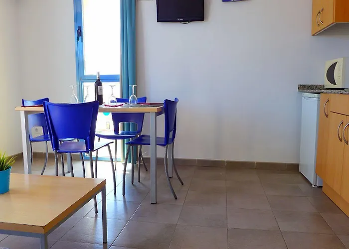 Costa מלון קמברילס