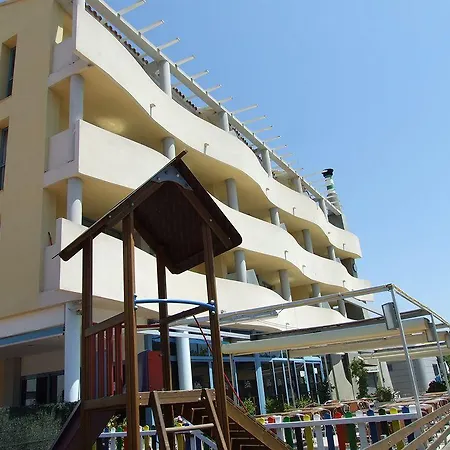 Costa 3*