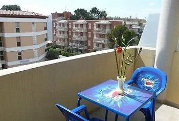 ホテル Costa カンブリルス