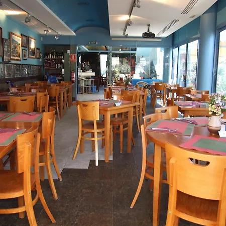 מלון Costa 3*